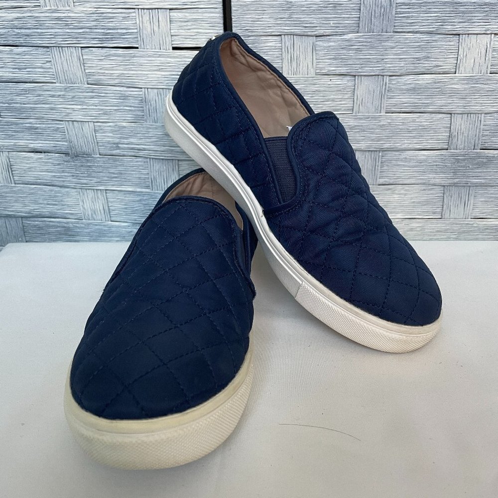 Steve Madden Sz 5.5 B Quilted Navy Slip On Sneakers